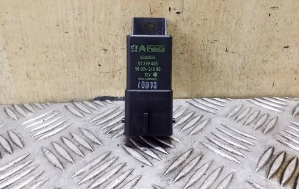 Citroen DS4 Glow plug pre-heat relay 51299065 9802424080