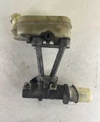 Chrysler Grand Voyager IV Master brake cylinder P04721153AA T00B1293600042
