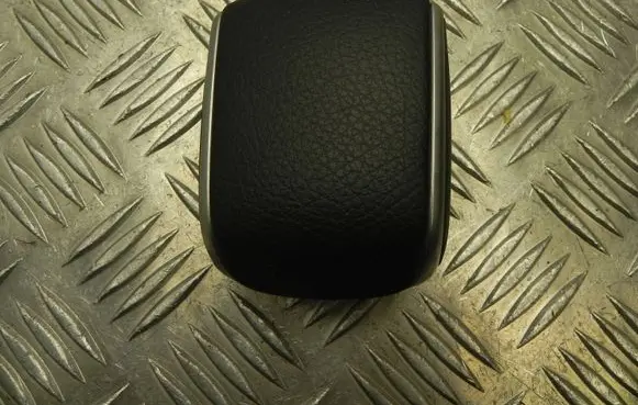 Roof trim bar molding cover