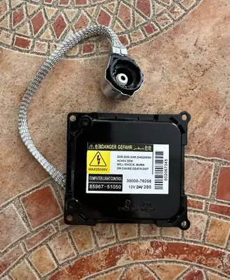 Lexus IS 220D-250-350 Headlight ballast module Xenon 3900078258 8596751050