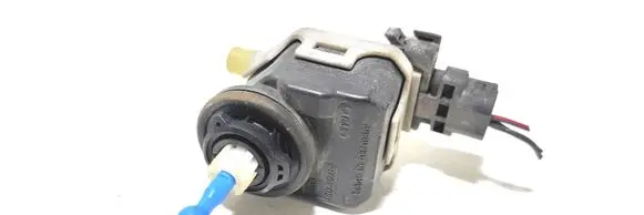 Nissan Almera Tino Headlight level adjustment motor 007878