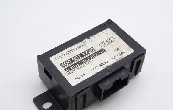 Audi A8 S8 D2 4D Alarm control unit/module 4D0951173D