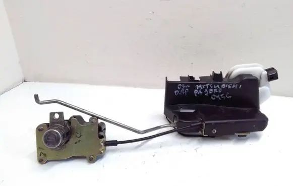 Mitsubishi Pajero Front door lock