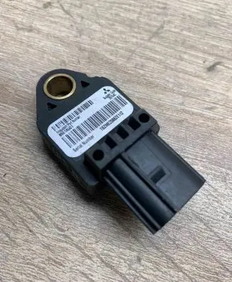 Mitsubishi Outlander Airbag deployment crash/impact sensor 8651A001