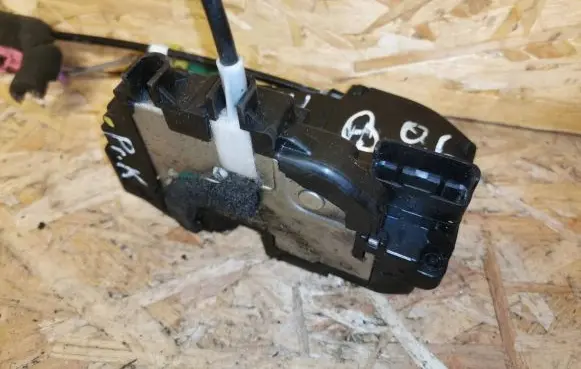 Front door lock