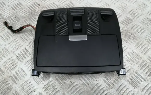 Mercedes-Benz B W246 W242 Front seat light A0009008900 DLG18990010