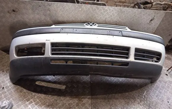 Volkswagen Golf IV Front bumper