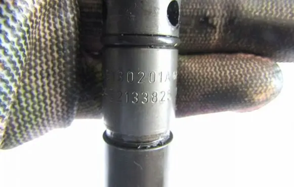 Volkswagen PASSAT B5.5 Fuel injector 059130201A