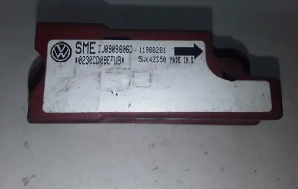 Volkswagen Golf IV Airbag deployment crash/impact sensor IJ0909606D 5WK42350