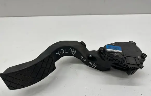 Audi A6 S6 C5 4B Accelerator throttle pedal 8D1723523N
