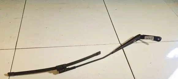 Skoda Octavia Mk2 (1Z) Front wiper blade arm 1z1955410a