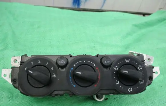Ford Focus Climate control unit 7M5T19980AA