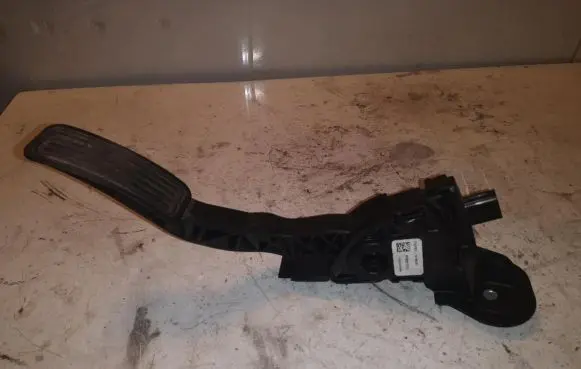 Mazda 6 Accelerator throttle pedal GS8S41600 A1044