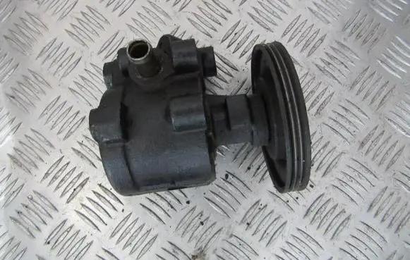 Renault Scenic I Power steering pump 7700840106 7700866436d