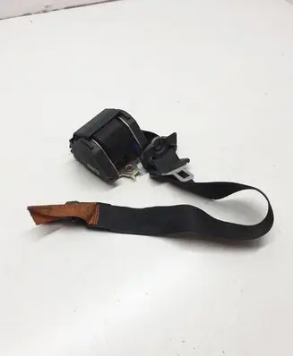 BMW 7 E38 Front seatbelt 8217390