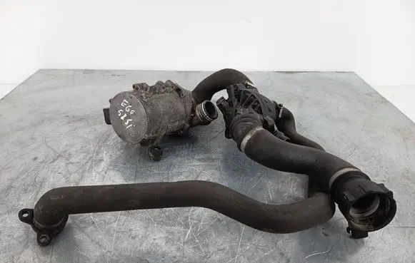 BMW 5 E60 E61 Water pump 7586924