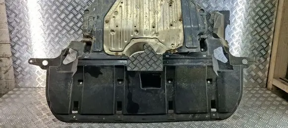 Honda CR-V Engine splash shield/under tray 