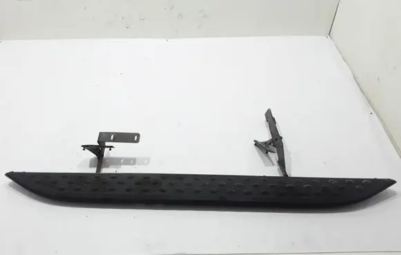 Dodge Durango Front sill trim cover 82212298AC