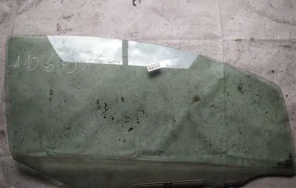 Toyota Yaris Front door window glass four-door as2