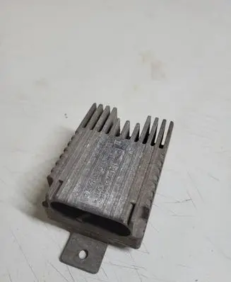 Mercedes-Benz E W210 Coolant fan relay A0275458032 E5001004 8032ES6300