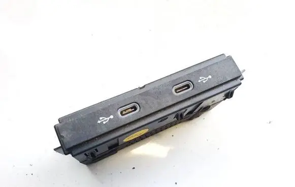 Volkswagen ID.4 USB socket connector 5na035700 210922