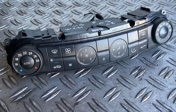 Mercedes-Benz E W211 Climate control unit 2118300085 00074202