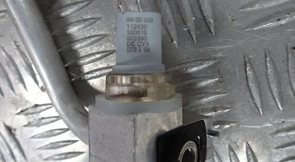 Audi A4 S4 B8 8K Air conditioning (A/C) pressure sensor 4N0959126G 112420 320619
