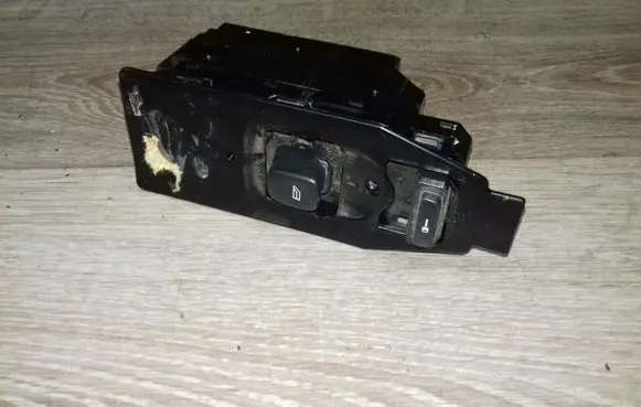 Volvo XC70 Electric window control switch 30658147