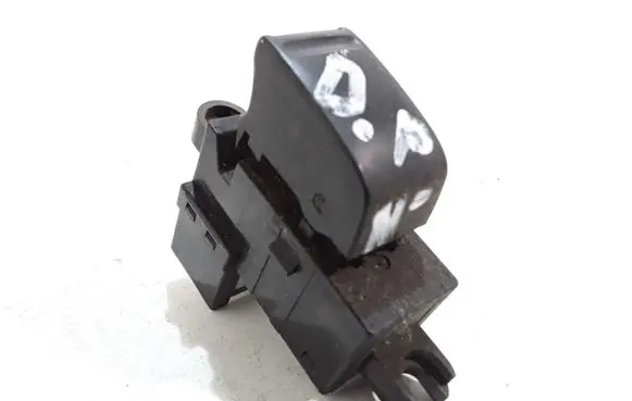Nissan Primera Electric window control switch