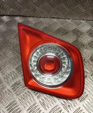 Volkswagen Jetta V Tailgate rear/tail lights 1K5945093
