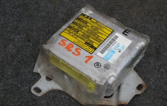 Lexus IS 200-300 Airbag control unit/module 89170-53020 152300-2913