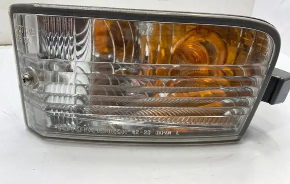 Toyota RAV 4 (XA20) Front indicator light
