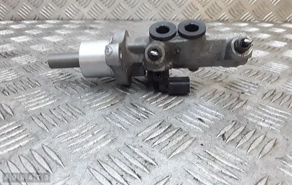 Volkswagen Golf V Master brake cylinder 1k1611301d