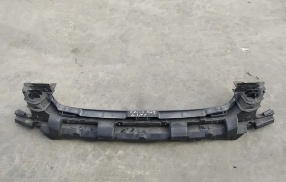 Ford Focus Front bumper foam support bar 8M51-17E778-AE