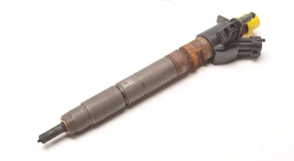 Volvo V50 Fuel injector 31303238