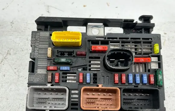 Peugeot 308 BSM Control unit 9675878480