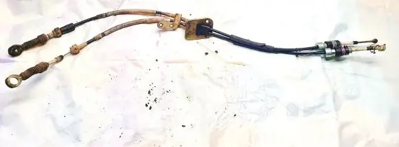 Gear shift cable linkage