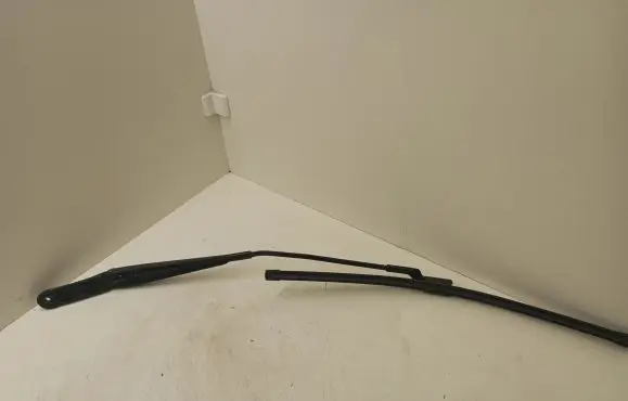 Volkswagen Tiguan Allspace Rear wiper blade arm