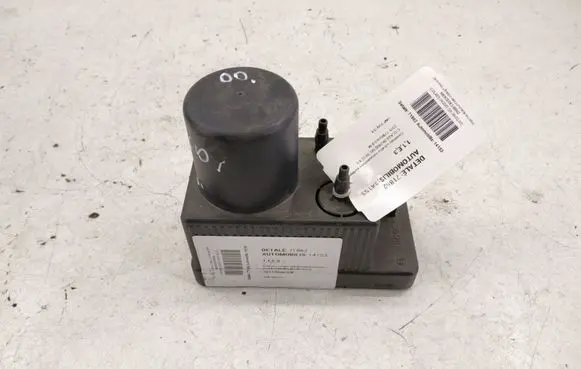 Mercedes-Benz C W203 Central locking vacuum pump 2038000048 0008002548