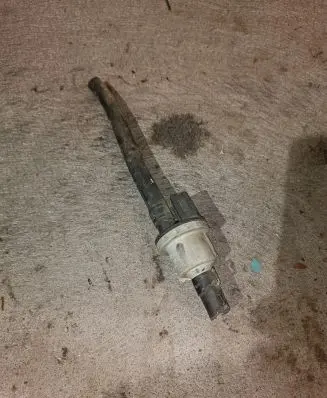 Volkswagen Golf V Vacuum valve 058133517
