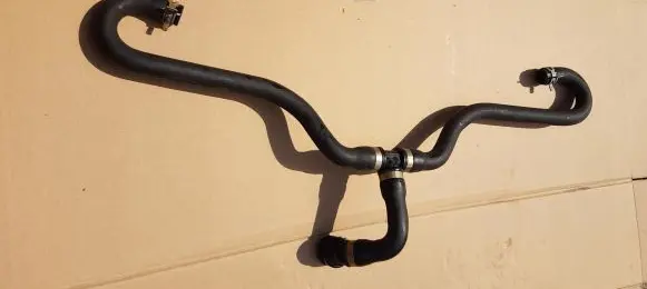 Aston Martin DB11 Engine coolant pipe/hose