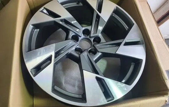 Audi e-tron R20 alloy rim 4KE601025T
