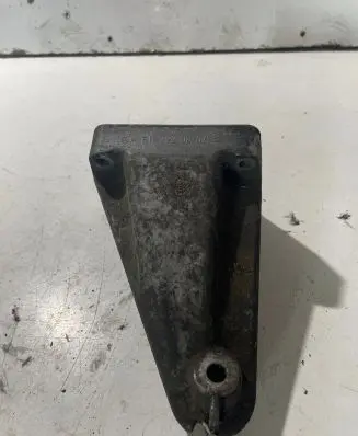 Mercedes-Benz CLK A209 C209 Engine mounting bracket A6112230804