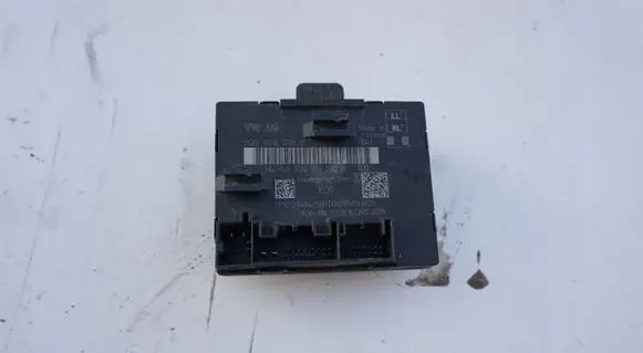 Audi Q2 - Door control unit/module 5Q0959595E