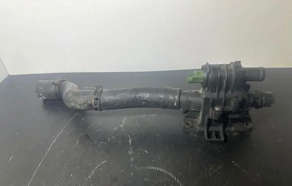 Citroen C4 I Thermostat/thermostat housing 9647767180