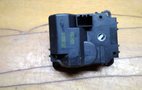 KIA Sportage Air flap motor/actuator B400730570