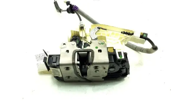 Mercedes-Benz CLS C218 X218 Front door lock A2047203735