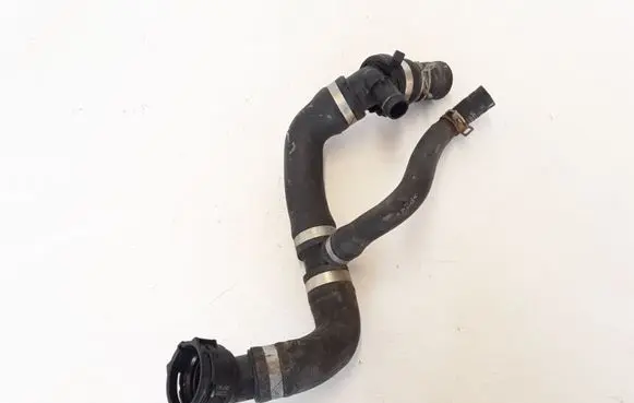 Engine coolant pipe/hose