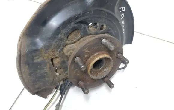 Front wheel hub spindle knuckle