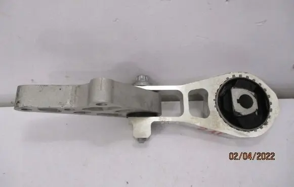 Engine mounting bracket